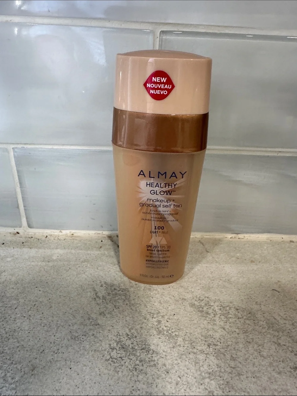 Almay Healthy Glow Gradual Self-Tan Makeup in Beige with Brown Cap